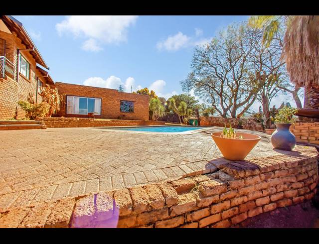 3 BEDROOM HOUSE FOR SALE IN SILVERFIELDS